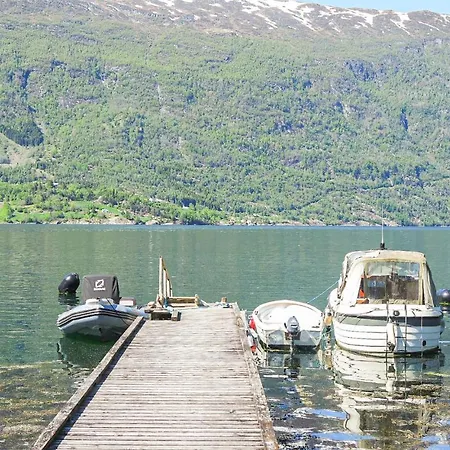 Mooi In Vik I Sogn Met Jacuzzi Vakantiehuis