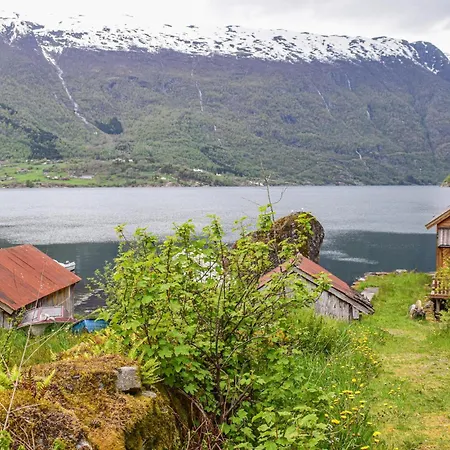 Dom wakacyjny In Vik I Sogn With Jacuzzi Åse